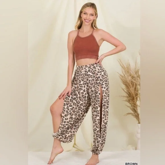 ZENANA WOMEN'S LEOPARD PRINT SPLIT-SIDE
PANTS WITH ELASTIC WAIST & ANKLE - Picture 2 of 6